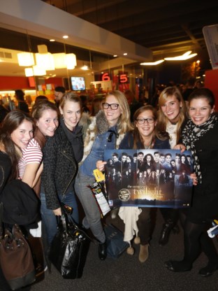 ‘Twilight’ lokt opnieuw heel wat enthousiaste jonge, maar ook iets oudere fans naar de bioscoop. 