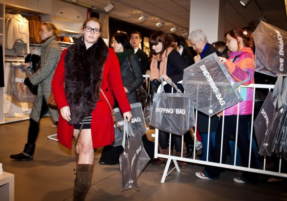 Fans van alle leeftijden kwamen op de Margiela-collectie af.