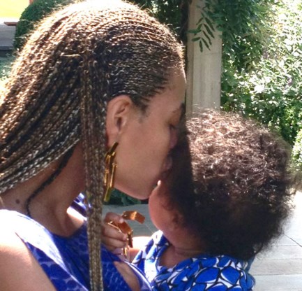 Beyoncé pronkt met haar dochtertje 