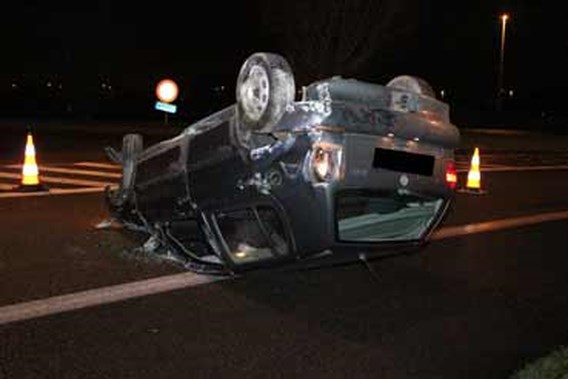 Wagen over de kop