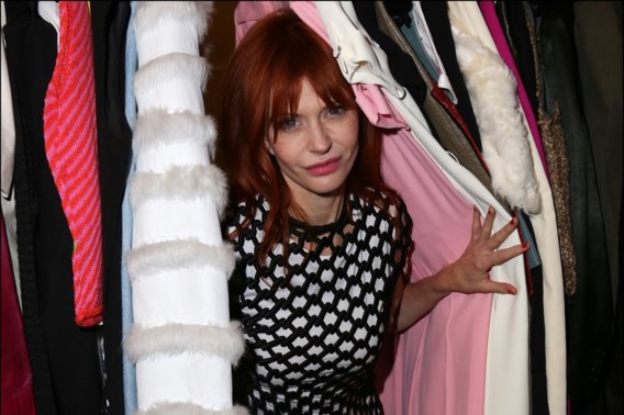 Axelle Red stelt mode-expo voor in Parijs 