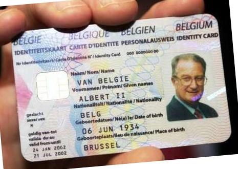 De mogelijkheden van de elektronische identiteitskaart worden amper benut, maar we betalen er wel almaar meer voor.