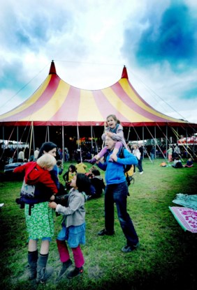 Het Sfinks-festival in Boechout krijgt het verwijt dat kinderen er gratis binnen mogen . 