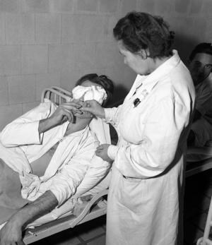 Roken in het ziekenhuis, 1956.