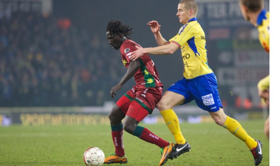 Mbaye Leye (l.) opende net na het kwartier de score voor Essevee.