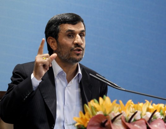 Ahmadinejad: alvast een sexyer naam dan 2M 0746+20b.