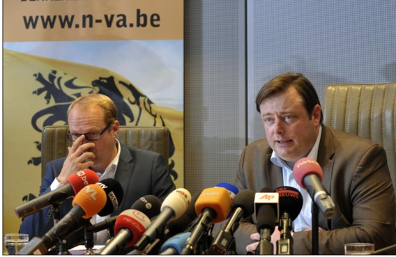 7 juli 2011. De N-VA bedankt voor de nota van formateur Di Rupo.