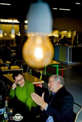 Tom Naegels (l.): ‘Door telkens weer de tegenstand groter te maken dan hij is, raakt het maatschappelijke debat grondig verstoord. Er groeit geen consensus'.