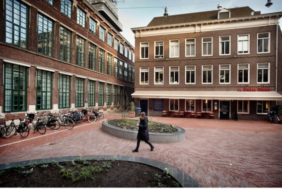 Het cultuurhuis De Brakke Grond in Amsterdam is een van de vele kamers van de Vlaamse overheid.