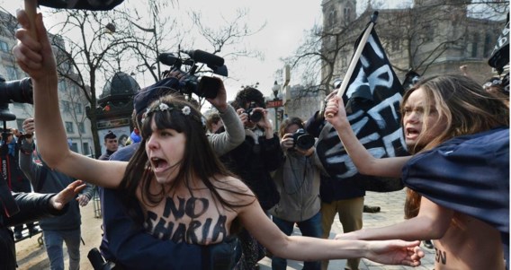 De toplessacties van Femen kunnen op veel media-aandacht rekenen, maar waar strijden ze nu precies tegen?