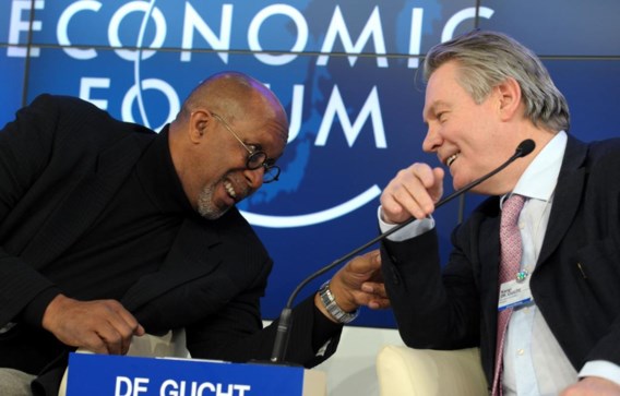 EU-commissaris van Handel Karel De Gucht (r.) in een relaxed moment met zijn Amerikaanse collega Ron Kirk. Foto: Davos 2012.