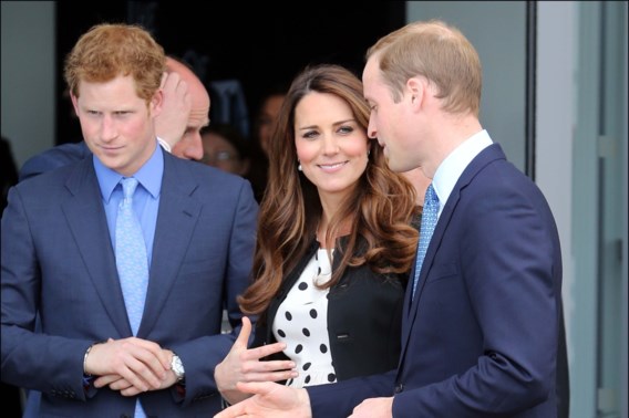 Prins Harry verklapt geslacht van Kates baby