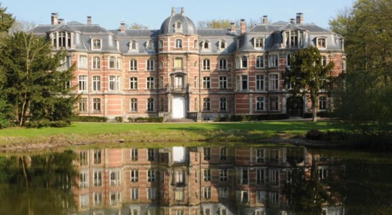 Stabroek wil in het kasteel Ravenhof onthaalruimtes en kantoren onderbrengen.