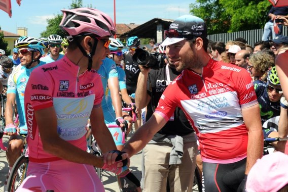 Cavendish spurt naar rode puntentrui in Giro