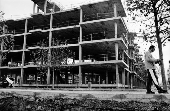 Halfafgewerkte appartementen van een nieuwbouwwijk op 60 km van Madrid. Wellicht worden ze gewoon weer afgebroken.