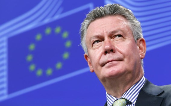 Natuurlijk vindt Karel De Gucht dat zijn functie Open VLD best wat mag kosten.