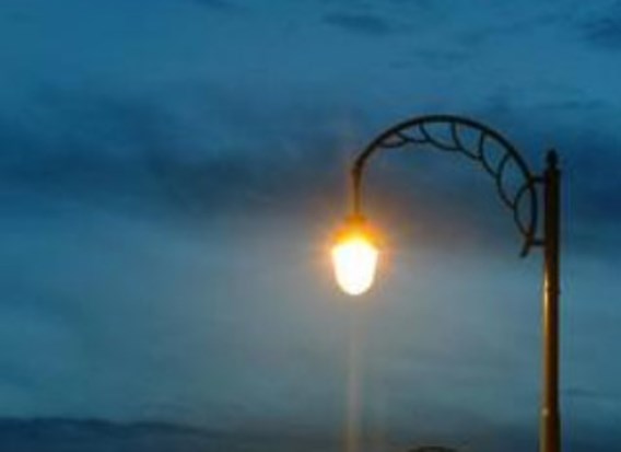Energiemaatschappij stuurt aanmaning naar lantaarnpaal