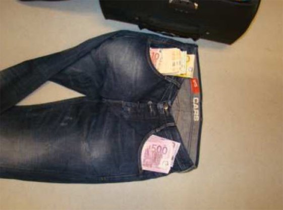 Man met 125.500 euro cash geld opgepakt op Brussels Airport