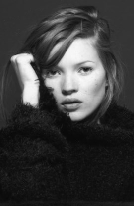 Een jonge Kate Moss.