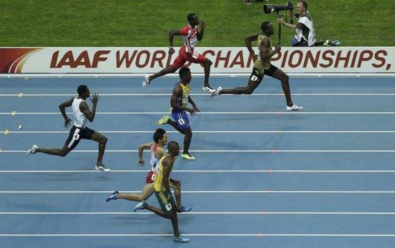 Usain Bolt vlot naar halve finales 100 meter