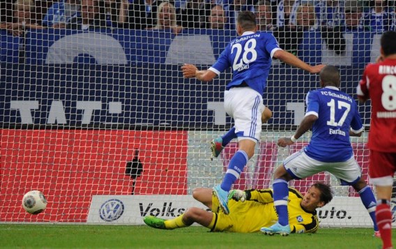 BUNDESLIGA. Schalke en Hamburg delen de punten, Aubameyang beleeft droomdebuut