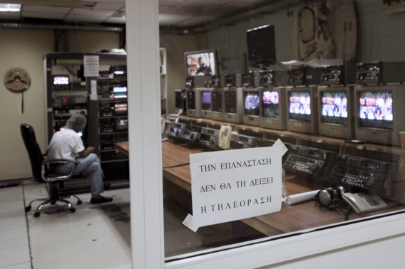 Nieuwe Griekse openbare omroep zendt opnieuw journaal uit