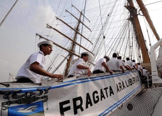 De Argentijnse driemaster Libertad werd vorig jaar in Ghana aan de ketting gelegd in een schuldenzaak.