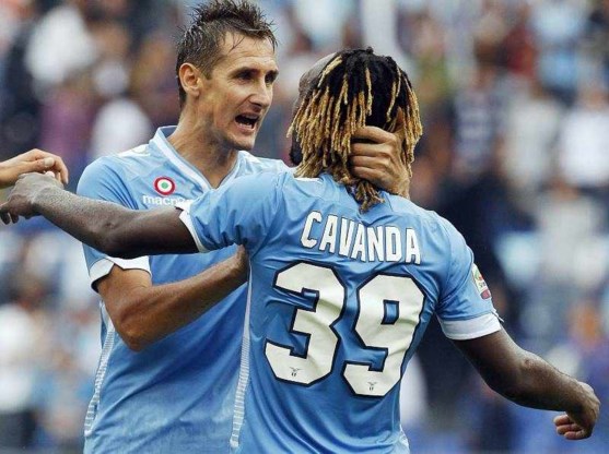 Serie A. Cavanda maakt debuutgoal, Nainggolan pakt punt