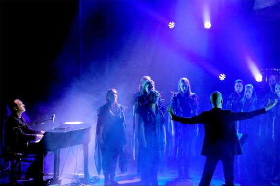 Scala’s muziek is een brug tussen het duistere hart van Steven Kolacny en dat van het koor.