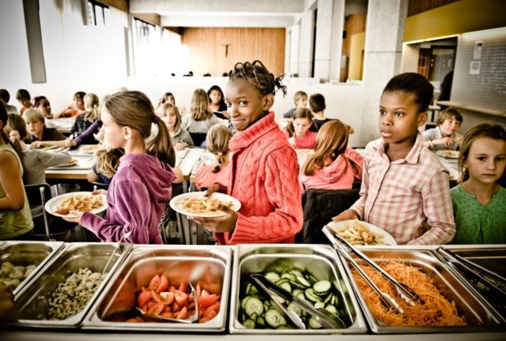 Kinderen die te weinig eten, kunnen nooit met voldoende aandacht de lessen volgen (thematische foto).