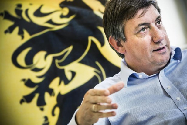 Alles Gaat Voorbij Behalve Het Verleden Brussel De Standaard Mobile