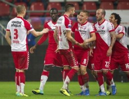 EREDIVISIE. Ajax verliest topper in eigen huis, PSV blijft steken op gelijkspel tegen PEC