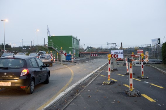 Tunnelkoker in recordtempo onder treinsporen in Roeselare