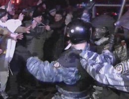 Betogers en politie slaags in Oekraïne