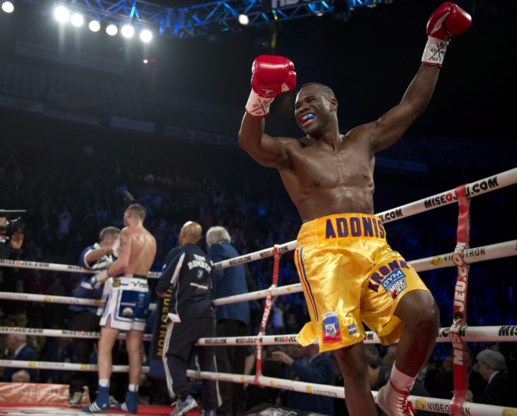 Adonis Stevenson behoudt WBC-bokstitel lichtzwaargewichten