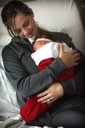 Ziekenhuis stopt baby’s in kerstsok