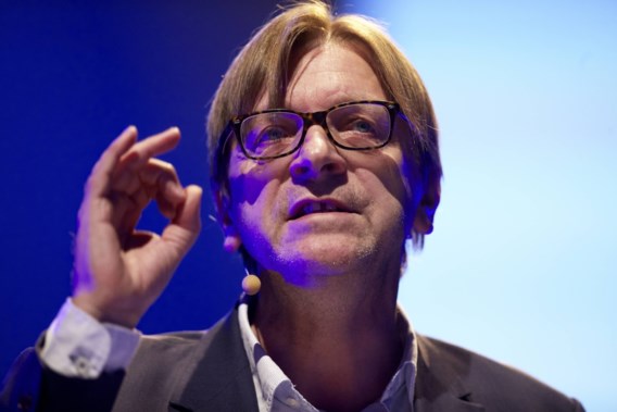Verhofstadt trekt Europese lijst Open VLD