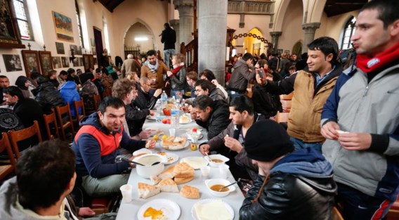 Eten en ambiance genoeg gisterenmiddag in de Sint-Antonius van Paduakerk.