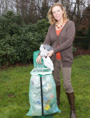 Oppositielid Katleen Vantyghem vindt de maatregel over de zak voor restplastic niet efficiënt. ‘Door 0,33 euro voor een zak te vragen, worden de mensen niet gestimuleerd om het plastic te sorteren’, zegt ze.