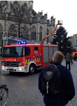 De brandweer zette grote middelen in.