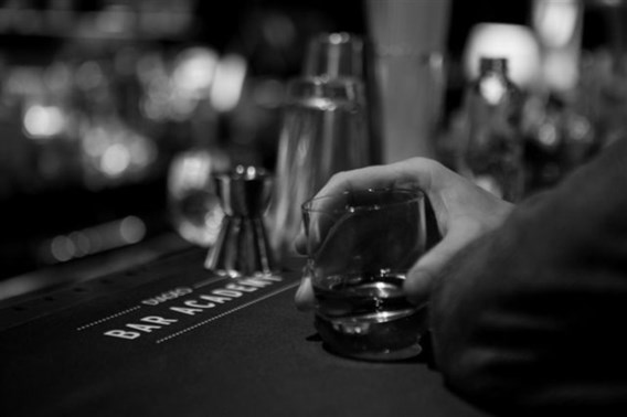 Barmannen leren kunsten verfijnen op kosten van Diageo
