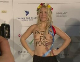 VIDEO. Femen flasht op filmfestival