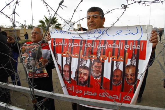 Proces tegen gewezen Egyptische president Morsi wegens spionage uitgesteld
