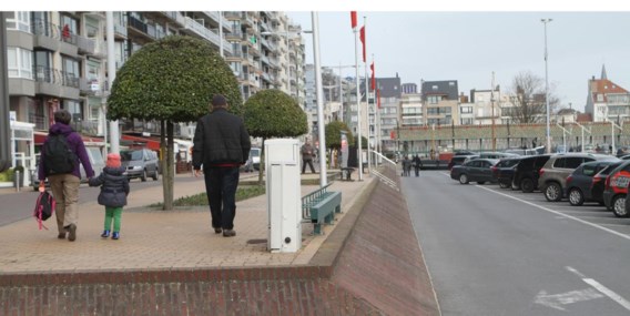 Vijf jaar geleden werd al een waterkeringsmuur gebouwd in de vorm van een golfbreker.