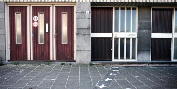 Links België, rechts Nederland.