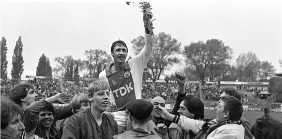 Johan Cruijff: zijn leven draait rond voetbal.
