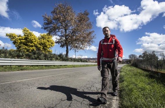 Jérôme Kerviel is bezig aan een voettocht van 1.400 kilometer tussen Rome en Parijs.