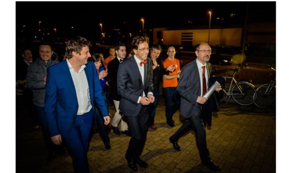 John Crombez, Elio Di Rupo en Johan Vande Lanotte op weg naar de verkiezingsrally. ‘De socialisten hebben het verschil gemaakt in de regering.’