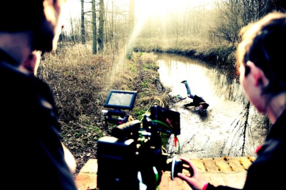 De clip voor ‘Wide-eyed and wild-eyed’ wordt opgenomen in de bossen rond Grobbendonk.