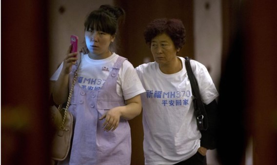 Verwanten van de Chinese passagiers verwijten de Maleisische autoriteiten gebrek aan informatie.